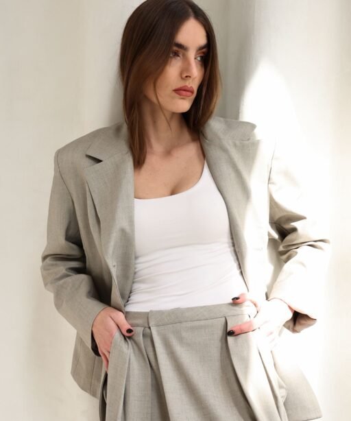 Alternative view of Bijou set Gray