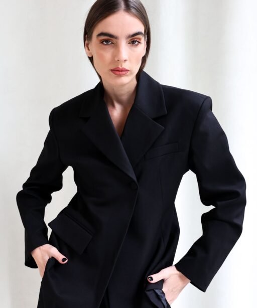 Alternative view of Bijou set Noire